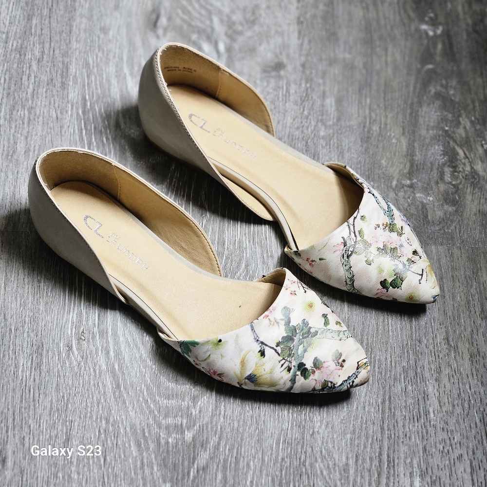 CL by Laundry Floral Pointed Toe D'Orsay Flats in Cream and Beige